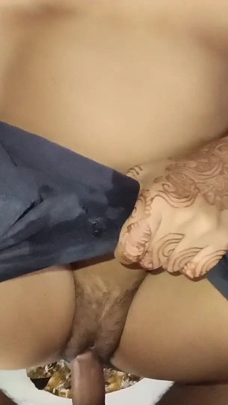 Hot Tannu Bhabhi Romantic Fuck Vedio in Hotel Room.