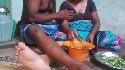 Stepaunty Boobs Show Vegitable Cutting Handjob Hasband