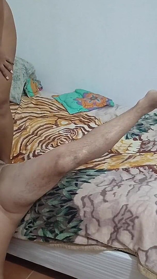 Brunete Madrastra India Aly Denali Oficial Domina a Hijastro Mariano Aly Come Su Pussy Deja Su Cara Llena De Semen