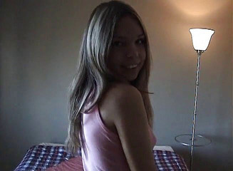 Beauty teen masturbating