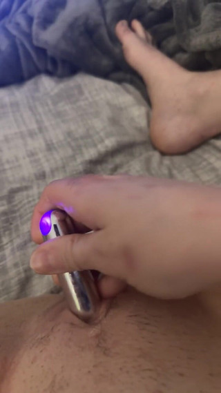 Clit Vibrator to Try to Make Kylie Squirt