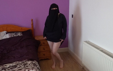 Dancing in Burka and Niqab in Bare Feet and Masturbating