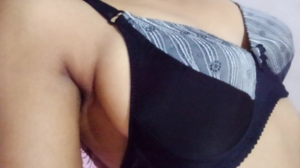 Indian Desi Girl Amazing Bra and Sexy Boobs
