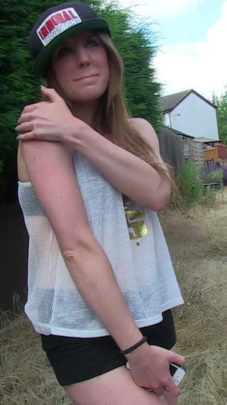 Samantha Bentley is pissing outdoor