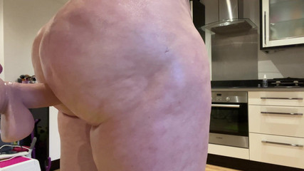 My Stepmom's Oiled Ass Has Never Been so Nice!
