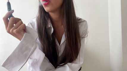 I smoke in an interview and masturbate my pussy