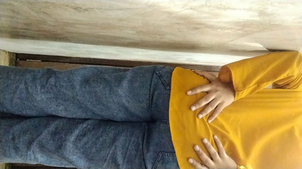 Hot Bhabhi Getting Fingers in Anal