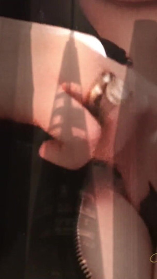 The Holographic Giantess