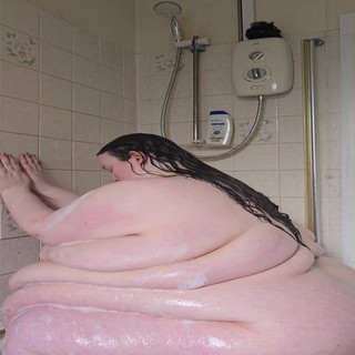 SSBBW Sit Down Shower Struggles