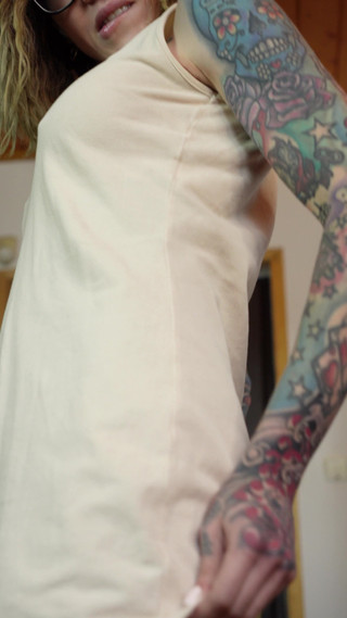 Shirt Lifts up - Secrets Come Out