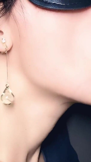 Kissy Close-up: Sweet Oral Play