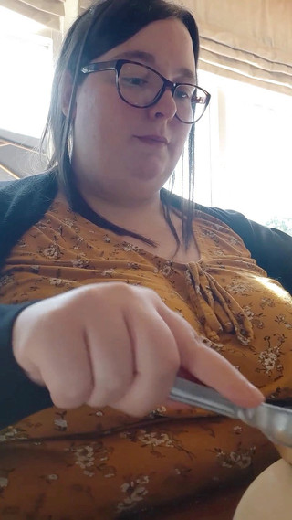 BBW SSBBW eating a full English whilst (no audio)