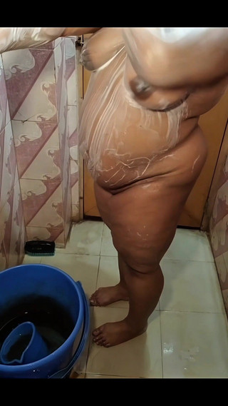 Desi Horny MILF Bhabhi Fingering