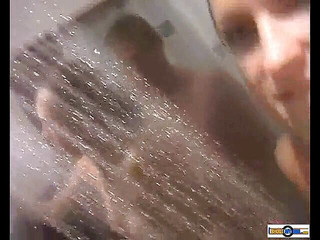 Shower blwojob and fuck