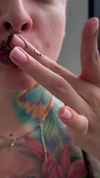 Join Me to Exfoliate My Lips with Honey and Coffee