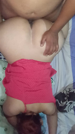 Bitch Fucked on All Fours Gets Wet From so Much Fucking