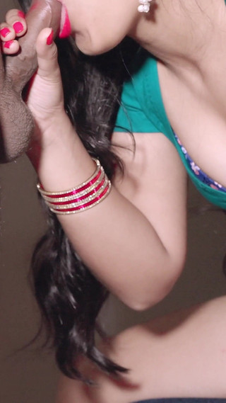 Hot Stepmom Sucking Dick, Deepthroat in Saree with Hindi Audio