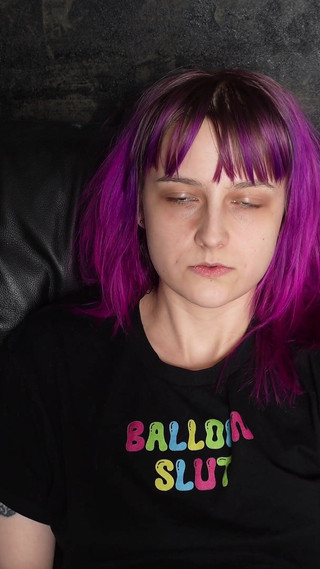 Alice Bean Orgasm: Weird Girl Wank