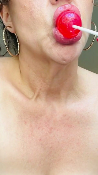 Sucking on a Lollipop! Yfm Likes Sweet Things in Her Mouth