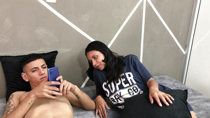 Stepsister with Big Tits and Big Ass Asks Me to Take Some Sexy Photos of Her and We End up Fucking