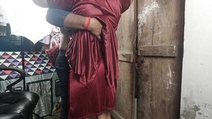 The Thirsty Sister-in-law Went to the Room of Her Neighbour Young Boy and Quenched the Thirst of Her Pussy.