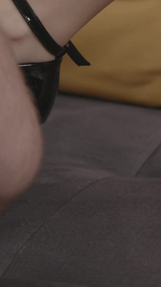 Jenny Doll tries out latex sex with her therapist