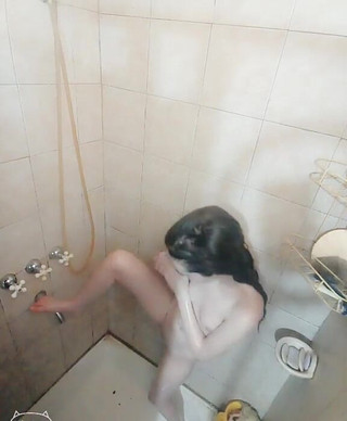 Video Taking a Bath and Putting My Fingers in My Ass
