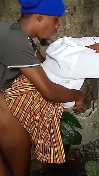 Horny Anambra Student Skip Class to Have a Good Fuck with Area Boy with BBC in a Bush Uncompleted Building