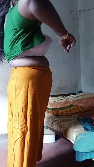 Big nipples and big ass in video performance