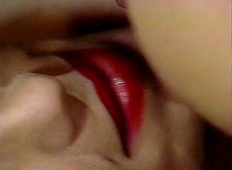 French lesbian beauties pussy licking in 69 pose