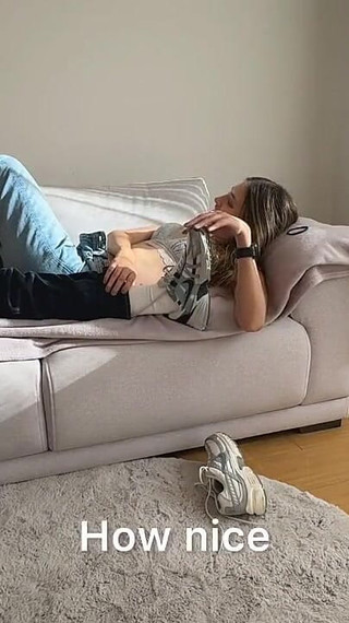 Dos Lesbianas Tienen Un Fuerte Lucha Libre Femenina De Pies Olorosos