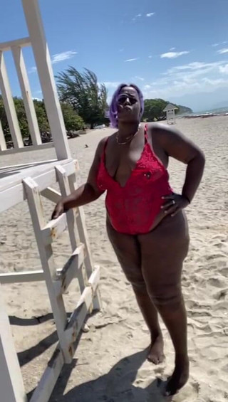 A Day at the Beach With Biggbodyenzz