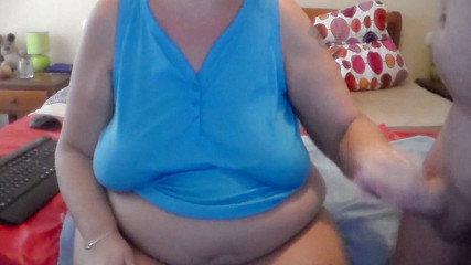 John cums in Jen's hand after she gives him a handjob