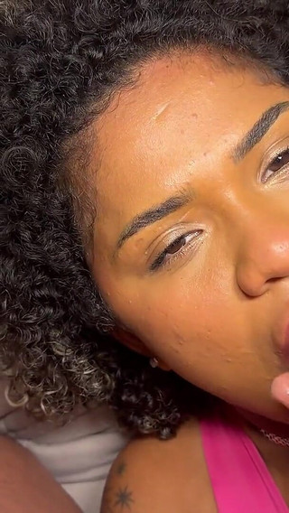 Morena Perfeita Implora Por Leite Na Buceta