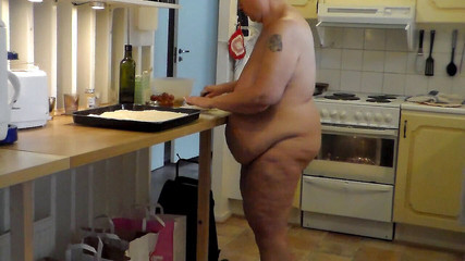 Jen is all nude and baking