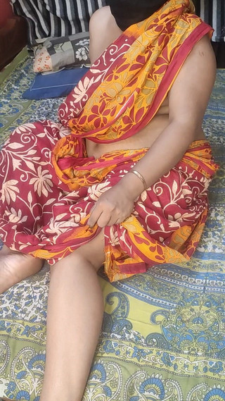 Indian sexy bhabi Sruti sex in her room so hot