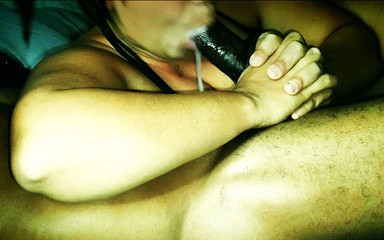 Tiny Queen with a Big Booty Serving Throatpie