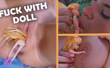 Sex with Little Doll:fuck Pussy Close-up