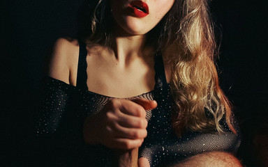 20 year old beauty jerked off to her boyfriend while sitting on a vibrator ... It was a quick cumshot