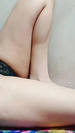 A 19-year-old Girl Has Sex with Her Neighbor After Her Parents Left