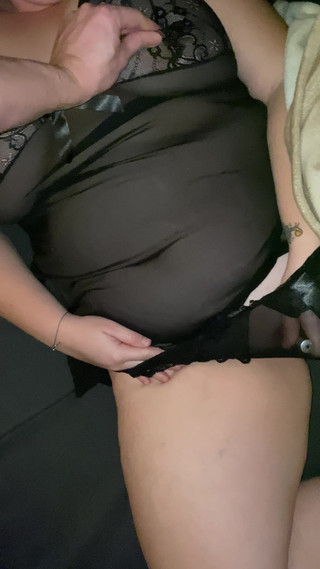 Hot wife masturbates to shaking orgasm