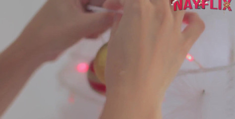 Noel Nayara, Setting up the Christmas Tree