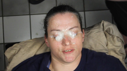 Huge Homemade Facial Blasting Right in Her Eyes!!!