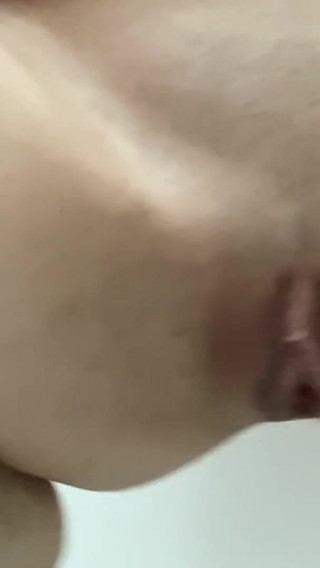 Alice Pees and Farts at the Same Time