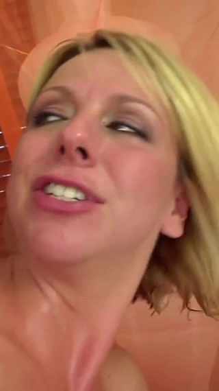 Gorgeous blonde gets banged