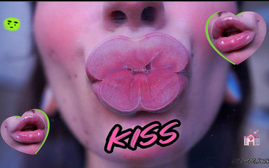 Wet Sticky Lipgloss Kiss