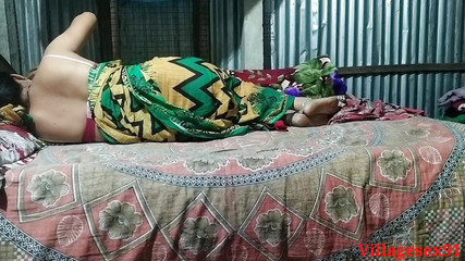 Wife Sex in Green Saree with Hushband Friend in Night
