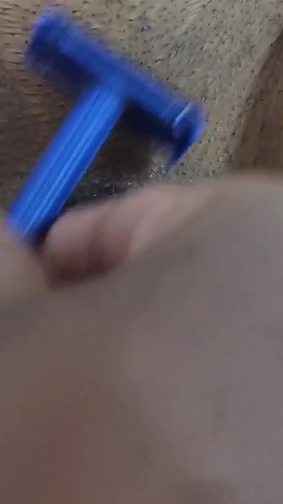 Hot Girl Shaves Her Pussy Then Lets Me Feel It