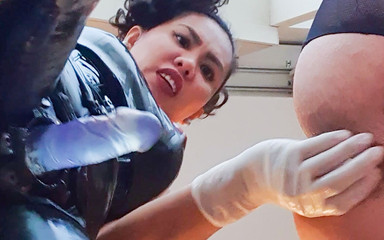 Latex Queen Pegging Sissy Male Slave