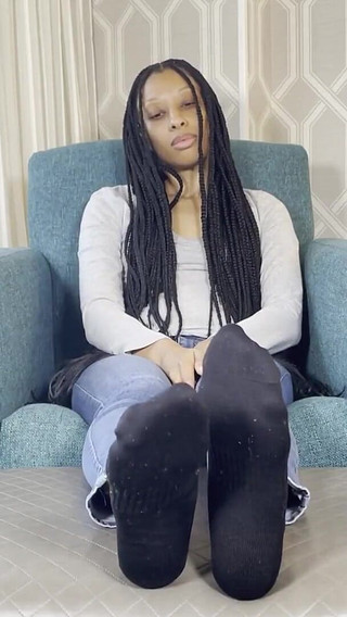 MILF's Stinky Feet Worship in Hotel